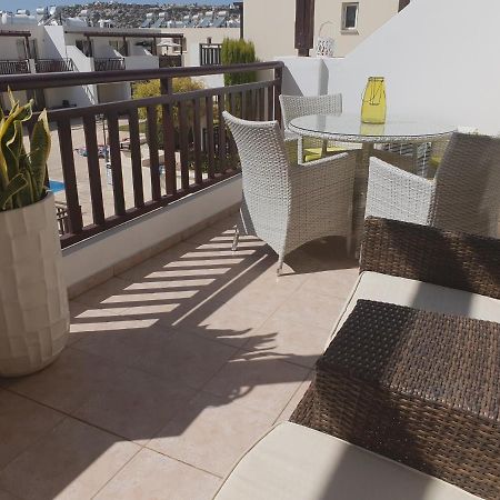 Stunning Apartment C106 With Balcony Looking Over Pool Peyia Extérieur photo