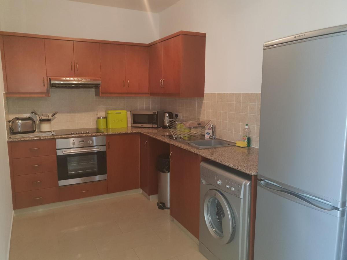 Stunning Apartment C106 With Balcony Looking Over Pool Peyia Extérieur photo