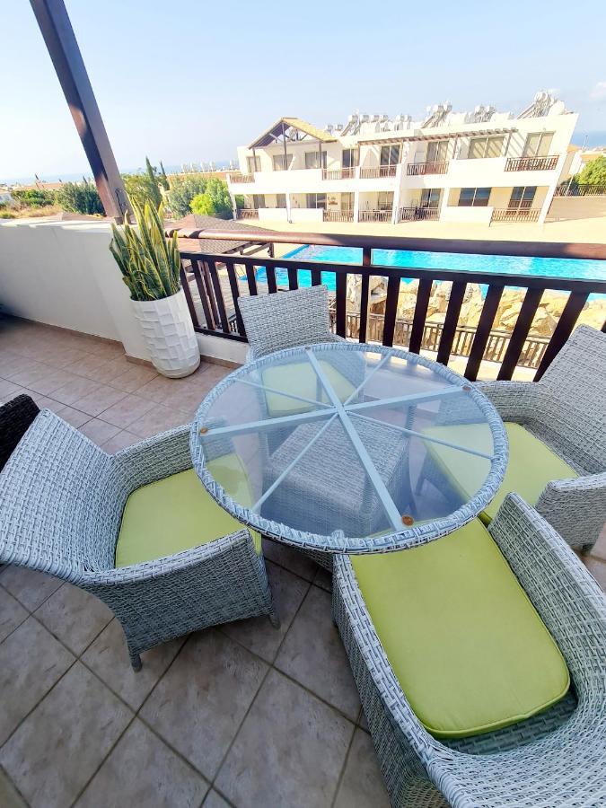 Stunning Apartment C106 With Balcony Looking Over Pool Peyia Extérieur photo