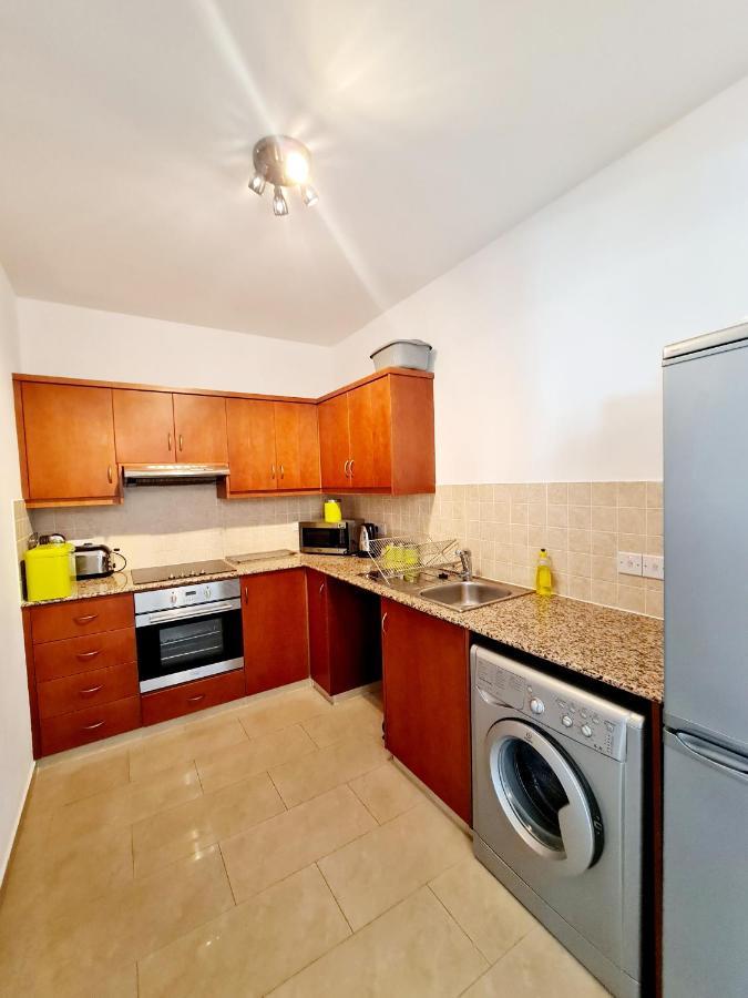 Stunning Apartment C106 With Balcony Looking Over Pool Peyia Extérieur photo