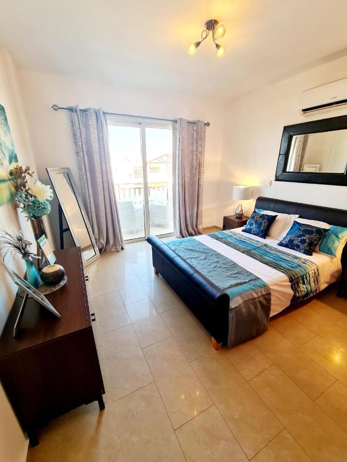 Stunning Apartment C106 With Balcony Looking Over Pool Peyia Extérieur photo