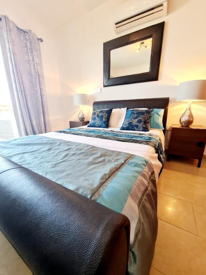 Stunning Apartment C106 With Balcony Looking Over Pool Peyia Extérieur photo