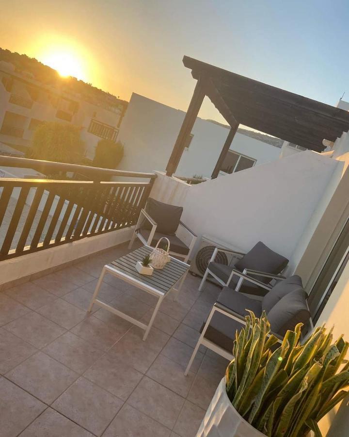 Stunning Apartment C106 With Balcony Looking Over Pool Peyia Extérieur photo